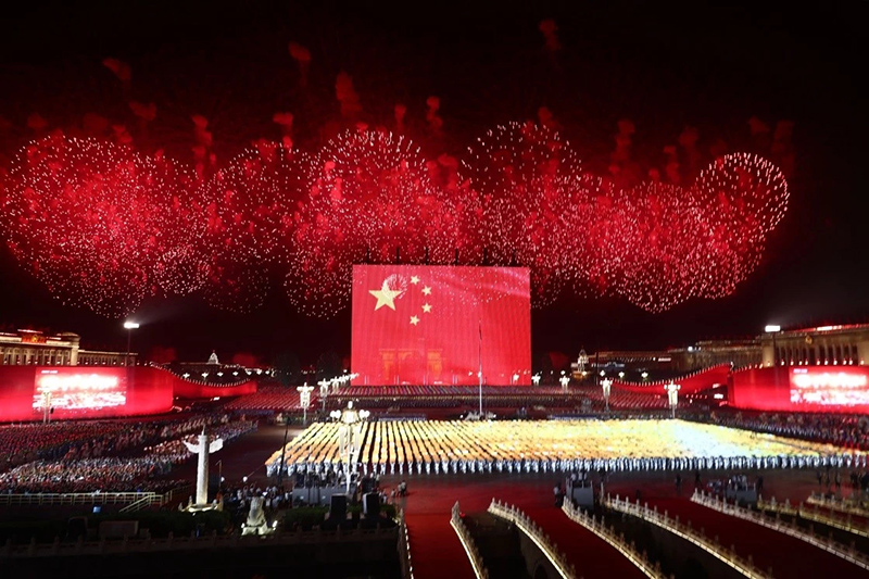 《国庆70周年联欢活动》巨幅国旗网幕屏项目